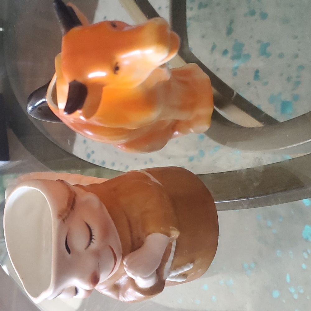 2x Jugs